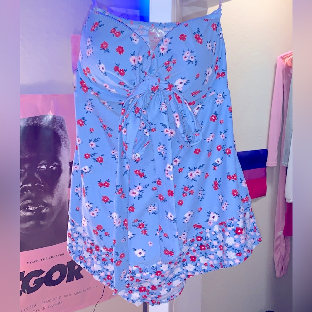 Strapless floral bandanna tube top